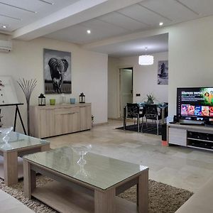 Appartement à 2 Chambres à Coucher