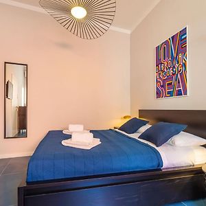 Cap Rooms