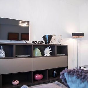 Konstantinos Stylish Brand New Apt In The Heart Of Athens