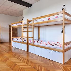 Dormitory Room Mixed