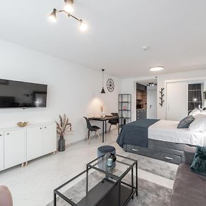 New Modern Apartment Andrea