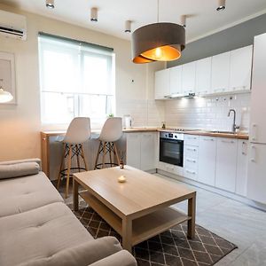 Cozy Design Apartament In Magheru