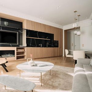 Appartement à 2 Chambres à Coucher