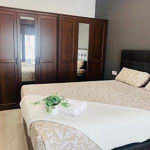 Apartament Deluxe center City, Parking