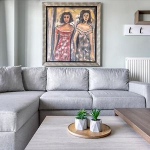Sunny & Cosy 2Nd Floor Apt With A Balcony