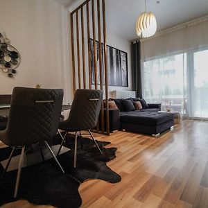 Appartement à 2 Chambres à Coucher