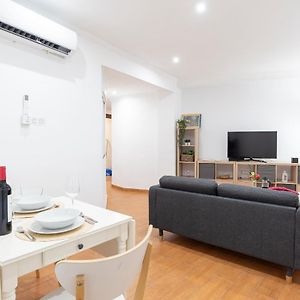 Appartement à 2 Chambres à Coucher