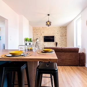 Appartement à 2 Chambres à Coucher