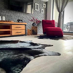Iconic Loft Bucharest - Private Parking, Netflix