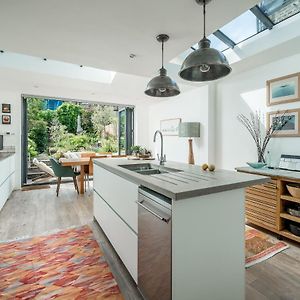 Contemporary House With Private Garden