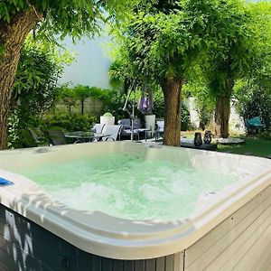 Belle villa à 5 mn du centre avec grd jaccuzy