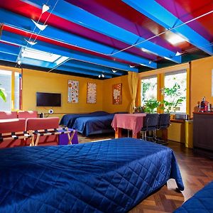 Dreamtime Houseboat