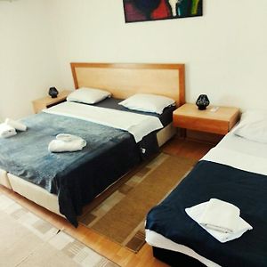 Appartement à 2 Chambres à Coucher