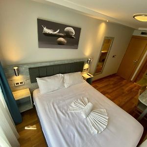 Hotel Kaya Est 1985