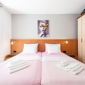 Sunshine Place Apartments