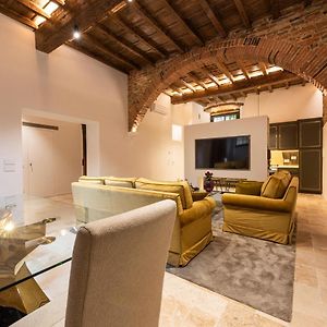 La Bottega Del Ferro By Mmega
