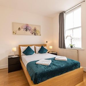 Appartement à 3 Chambres à Coucher