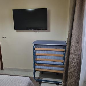 New Luxury Apartment, 3 Bed, 7Mins To Beach - Aida