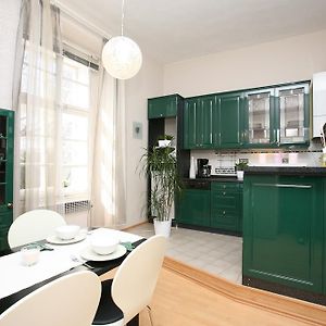 Appartement à 2 Chambres à Coucher