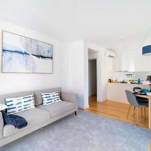 Blue By The River 1 - Elegant Two-Bedroom In Santos