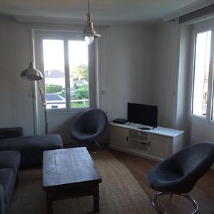 Appartement à 3 Chambres à Coucher