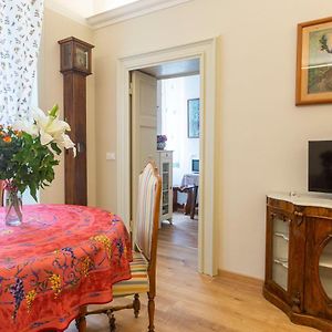 Apartment Vespucci- Quite Historic Palace