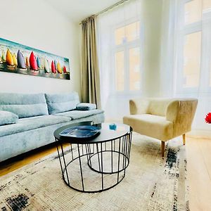 Appartement à 2 Chambres à Coucher