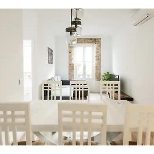 Appartement à 3 Chambres à Coucher