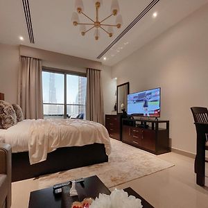 Studio Apartment With Sauna And Full Burj Khalifa View