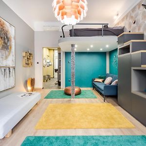 Luxury Pilvax Studio
