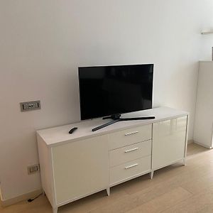 Lovely Apartment In The New Porta Nuova Area