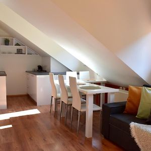 Appartement à 2 Chambres à Coucher