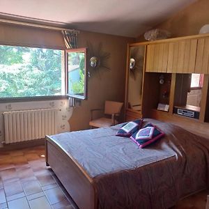 CHAMBRE dans Villa