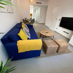 Bonito Apartamento De 2 Habitaciones Con Terraza