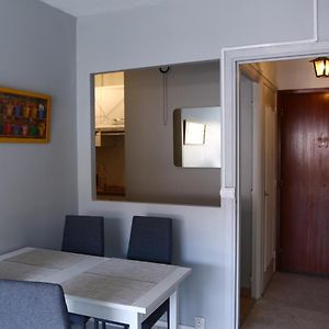 Studio Lit King-Size