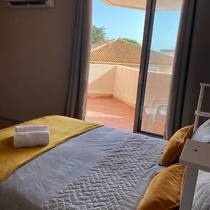 Studio Lit King-Size