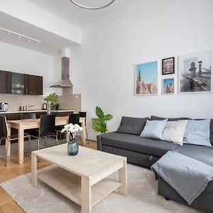 Appartement à 2 Chambres à Coucher