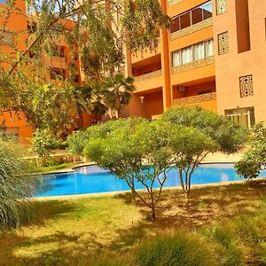 Superbe appartement en résidence avec piscines
