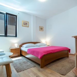 Appartement à 2 Chambres à Coucher