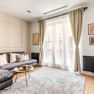 Appartement à 2 Chambres à Coucher