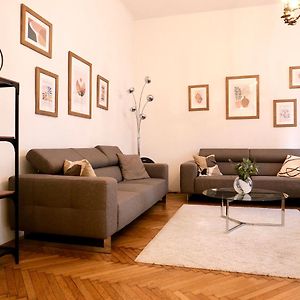 Appartement à 2 Chambres à Coucher