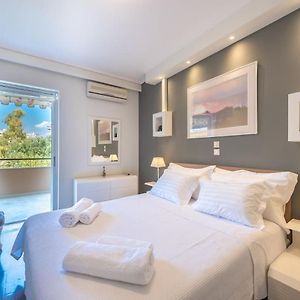 Central 3Br Apartment Next To Panormou Metro!
