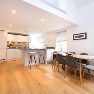 Appartement à 3 Chambres à Coucher