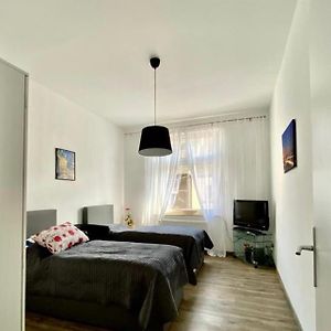 Alles Was Man Braucht, 1-Zimmer Wohnung