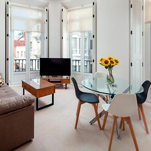 Appartement à 2 Chambres à Coucher