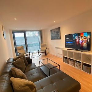 Secc&Hydro Beautiful 2Br Apartment With Free Parking