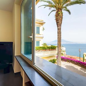 Villa Dolcevita With Parking By Napoliapartments