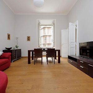 Appartement à 3 Chambres à Coucher