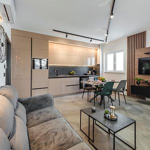 Appartement à 3 Chambres à Coucher