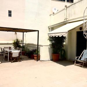 Mid Century 3 Bdr City Centre Townhouse